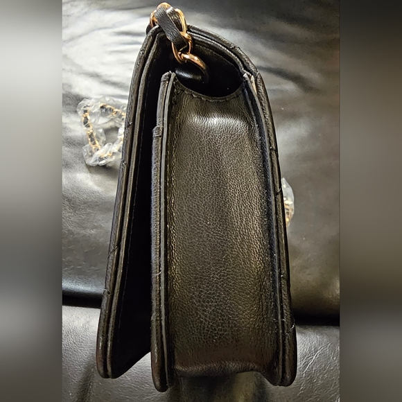 Bebe Stanley Black Crossbody NWT Quilted Vegan leather gold chain strap - Picture 8 of 16